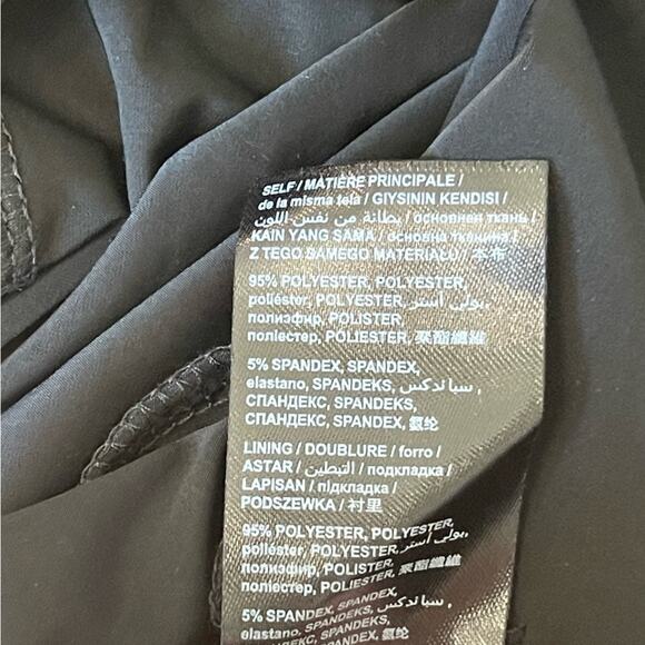 New ~ BEBE ~ Stunner One Piece Jumpsuit Small CRUISE VACATION - Picture 5 of 5